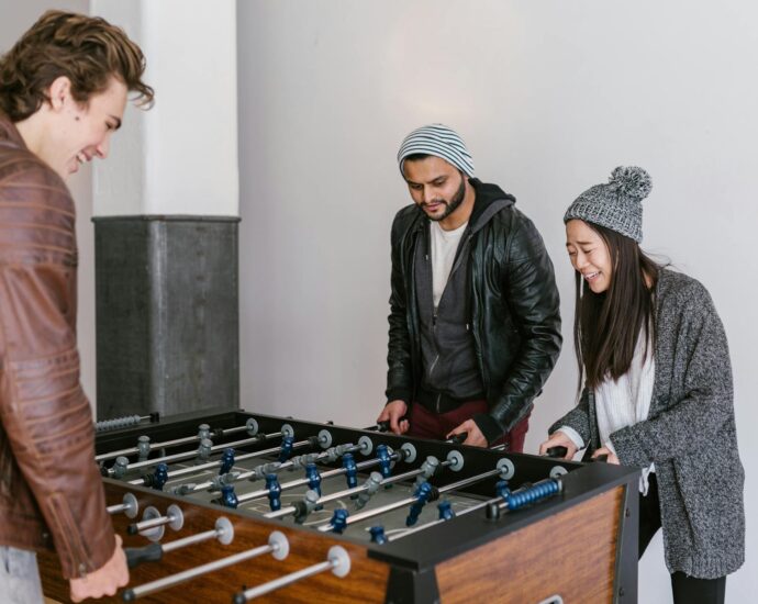 people playing multiplayer games