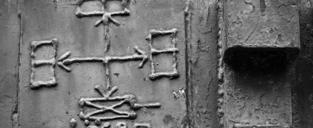 tasyyblack metal finish