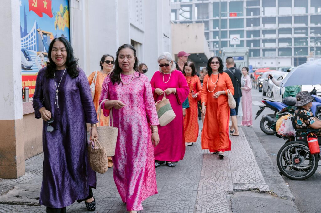 women wearing poplin shirt