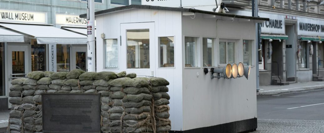 charlie evans metal sculpture