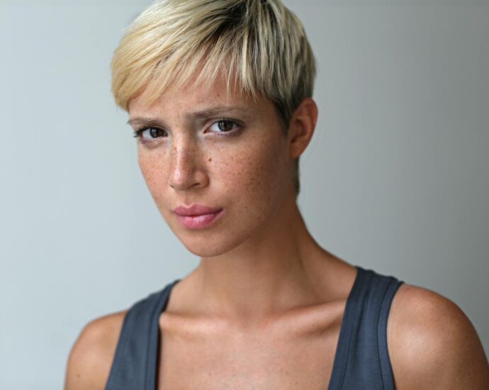 Gisele Schmidt metal sculpture