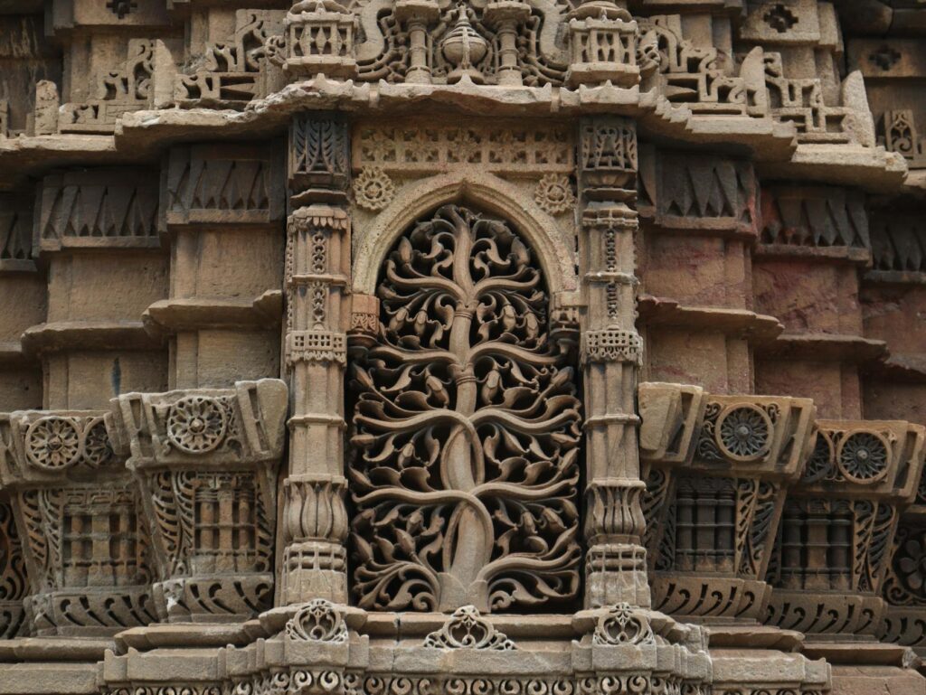 intricate rodwajlery sculpture