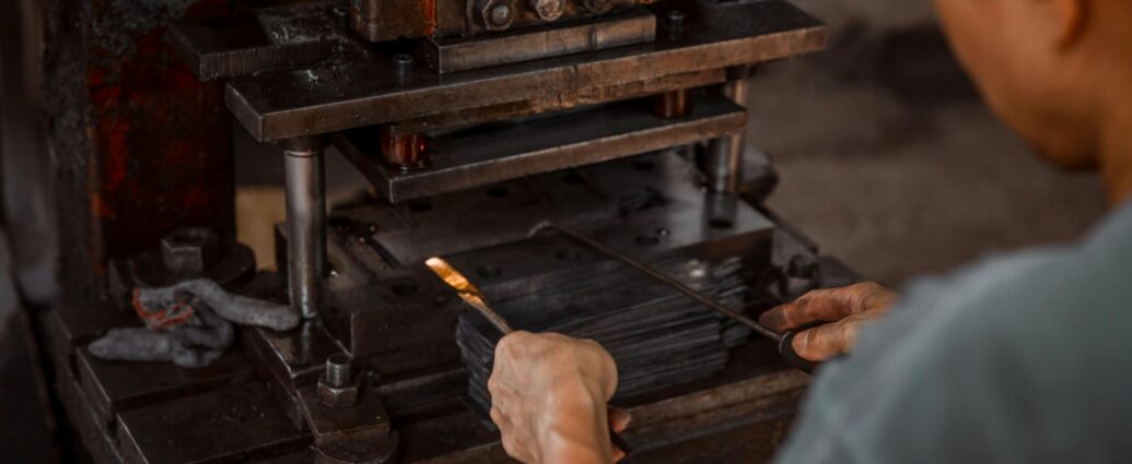 onnilaina metalworking setup