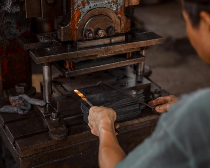 onnilaina metalworking setup