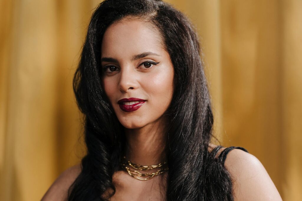 Zoe Saldaña with mother